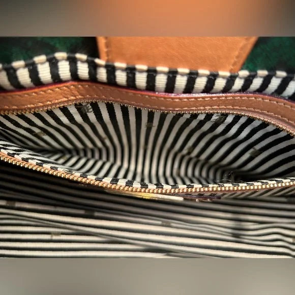 L.A.M.B. Designer Tie Dye Handbag🤩 - Picture 8 of 11